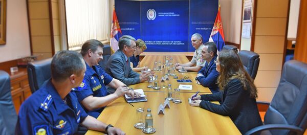 Амбасадор Русије у Србији Александар Чепурин и министар одбране Александар Вулин - Sputnik Србија