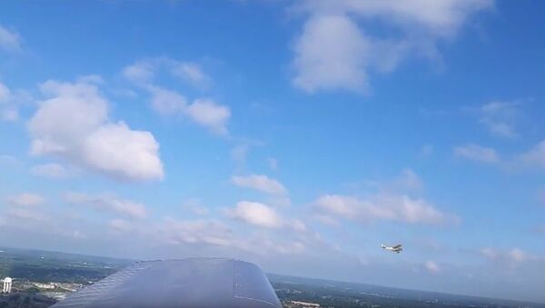 Скок са 300 метара: телефон снимио свој пад из авиона - Sputnik Србија