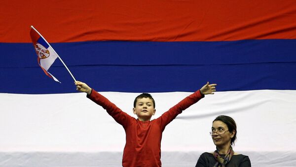 Dete sa zastavom Srbije - Sputnik Srbija
