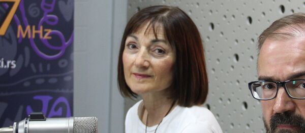 Новинарка Љиљана Смајловић и историчар Саша Адамовић Новинарка Љиљана Смајловић и историчар Саша Адамовић - Sputnik Србија