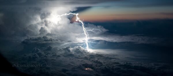 Олуја на небу - Sputnik Србија