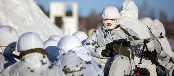 Trening polaznika Arktičkog odreda Dalekoistočne više vojne komandne škole - Sputnik Srbija
