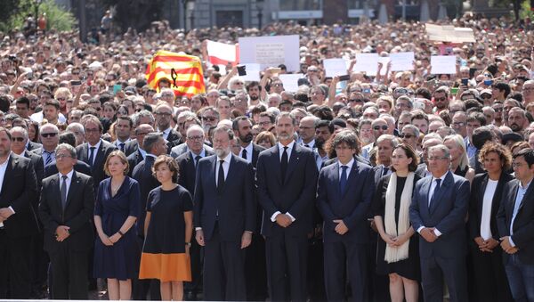 Минут ћутања за погинуле у терористичком нападу у Барселони. - Sputnik Србија
