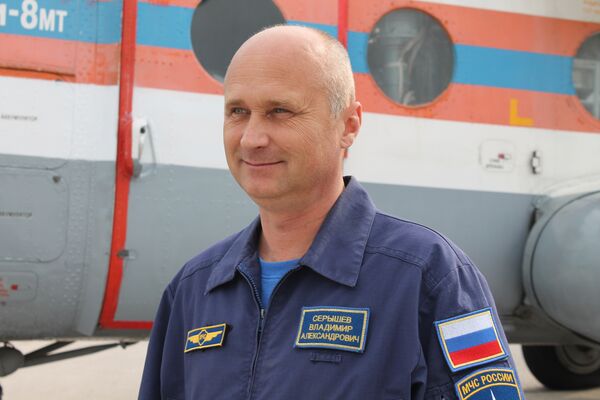 Pilot Vladimir Serišev ne želi da komentariše činjenicu da liči na predsednika svoje zemlje. Samo kaže da je to primetila i njegova supruga. Pilot Vladimir Serišev ne želi da komentariše činjenicu da liči na predsednika svoje zemlje. Samo kaže da je to primetila i njegova supruga. - Sputnik Srbija