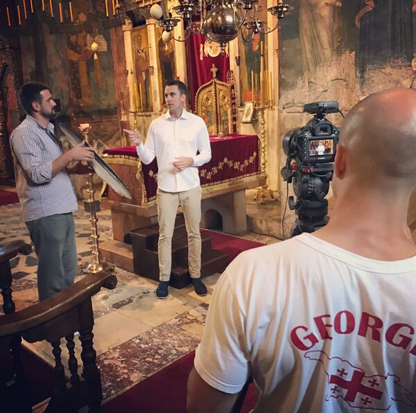 Ekipa filma na snimanju u Dečanima Ekipa filma na snimanju u Dečanima - Sputnik Srbija