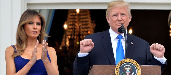Prva dama i predsednik SAD Melanija i Donald Tramp na proslavi Dana nezavisnosti u Vašingtonu Prva dama i predsednik SAD Melanija i Donald Tramp na proslavi Dana nezavisnosti u Vašingtonu - Sputnik Srbija