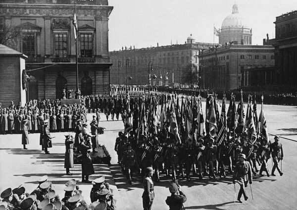 Немачка војна парада вермахта у Берлину Немачка војна парада вермахта у Берлину - Sputnik Србија