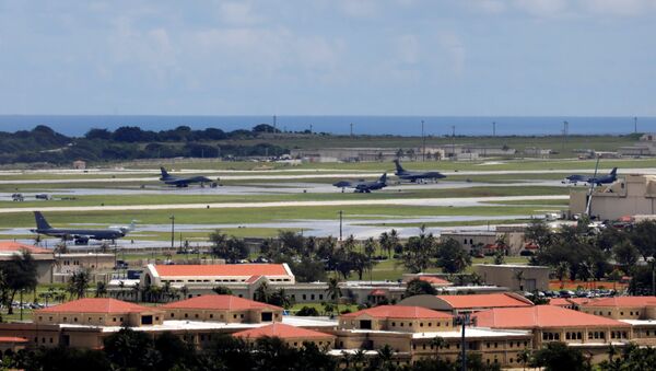 Američki vojni avioni na aerodromu vojne baze Andersen na ostrvu Gvam na Tihom okeanu - Sputnik Srbija