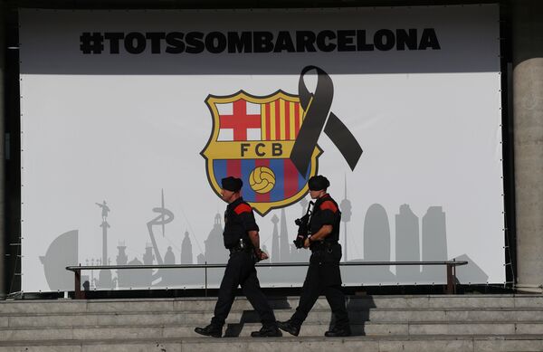Полиција испред познатог стадиона уочи утакмице Барселона-Реал Бетис - Sputnik Србија