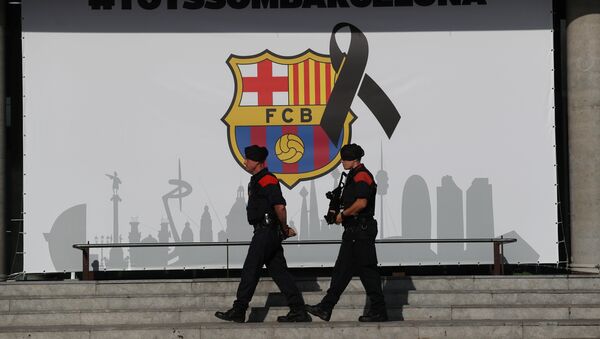 Полиција испред познатог стадиона уочи утакмице Барселона-Реал Бетис - Sputnik Србија