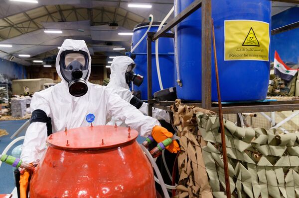 Trofejno oružje zaplenjeno od DAEŠ-a u Siriji Trofejno oružje zaplenjeno od DAEŠ-a u Siriji - Sputnik Srbija