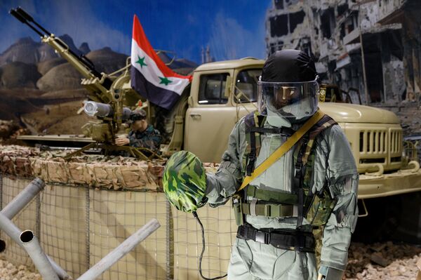 Deo opreme i naoružanja zaplenjenog od DAEŠ-a u Siriji Deo opreme i naoružanja zaplenjenog od DAEŠ-a u Siriji - Sputnik Srbija