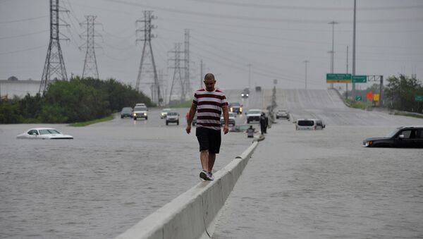 Потопљени ауто-пут у Хјустону након проласка урагана Харви кроз Тексас - Sputnik Србија