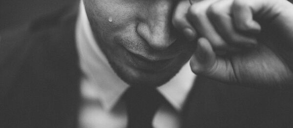 Muškarac plače. Muškarac plače. - Sputnik Srbija