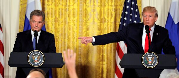 Председници Финске и САД Саули Нинисте и Доналд Трамп на заједничкој конференцији за медије у Вашингтону Председници Финске и САД Саули Нинисте и Доналд Трамп на заједничкој конференцији за медије у Вашингтону - Sputnik Србија