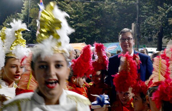 Predsednik Vučić izjavio je na otvaranju Roštiljijade da je najbolji kuvar Ivica iz Leskovca. Predsednik Vučić izjavio je na otvaranju Roštiljijade da je najbolji kuvar Ivica iz Leskovca. - Sputnik Srbija