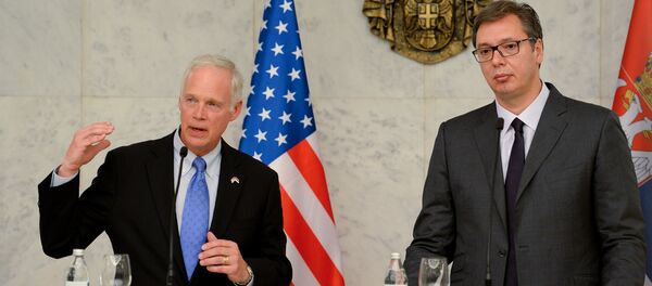 Ron Džonson i Aleksandar Vučić - Sputnik Srbija