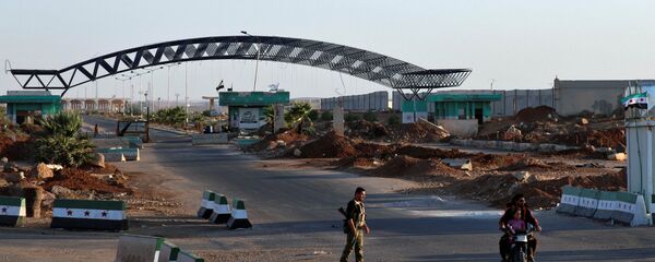 Мотоциклиста на сиријско-јорданском граничном прелазу Насиб у провинцији Дера - Sputnik Србија
