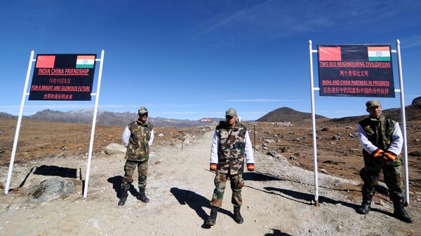 Indijski vojnici na prelazu Bumla, na granici između Indije i Kine - Sputnik Srbija