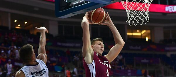 Детаљ са утакмице Србија- Летонија Детаљ са утакмице Србија- Летонија - Sputnik Србија