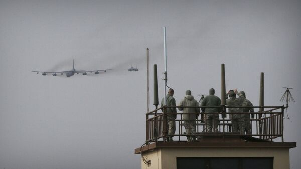 Амерички авиони Б-52 и Ф-16 и јужнокорејски Ф-15 лете изнад ваздухопловне базе Осан у Јужној Кореји - Sputnik Србија