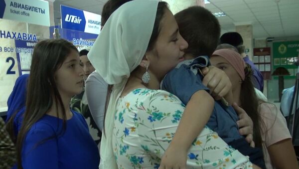 U Groznom sleteo avion sa ženama i decom iz Iraka - Sputnik Srbija