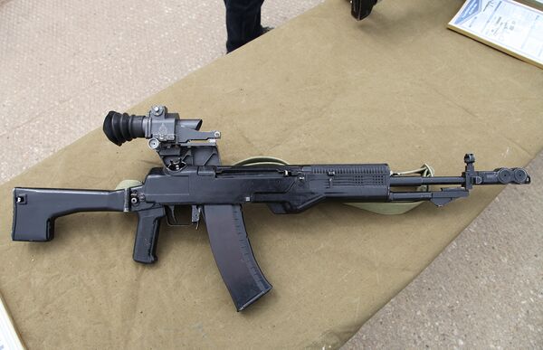 АН-94 нуди јединствену функцију рафалне паљбе од два метка брзином од 1.800 метака у минути. АН-94 нуди јединствену функцију рафалне паљбе од два метка брзином од 1.800 метака у минути. - Sputnik Србија