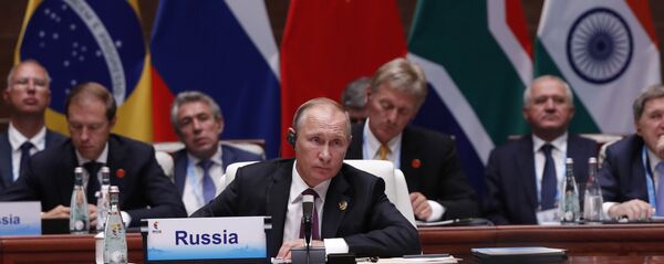 Predsednik Rusije Vladimir Putin na plenarnoj sednici BRIKS-a u Kini - Sputnik Srbija