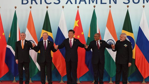 Predsednik Brazila Mišel Temer, predsednik Rusije Vladimir Putin, predsednik Kine Si Đinping, predsednik Južnoafričke Republike Džejkob Zuma i premijer Indije Narindra Modi na samitu BRIKS-a - Sputnik Srbija
