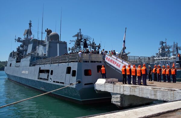 Маневри у Црном мору: Почеле велике војне вежбе Црноморске флоте Маневри у Црном мору: Почеле велике војне вежбе Црноморске флоте - Sputnik Србија