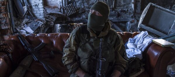 Ustanici kod Donjeckog aerodroma Ustanici kod Donjeckog aerodroma - Sputnik Srbija