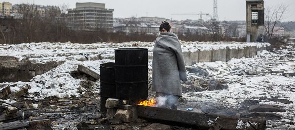 Фотография Алехандро Мартинес Велеса из серии Беженцы в Белграде, получившая Гран При, специальный приз За гуманитарную фотографию от Международного Красного Креста и занявшая 1-е место в номинации Главные новости. Серия фотографий - Sputnik Србија