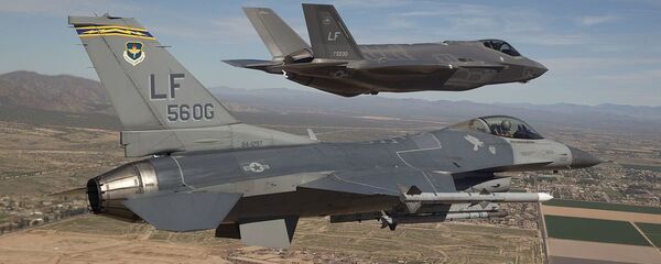 Авиони Ф-16 и Ф-35 - Sputnik Србија