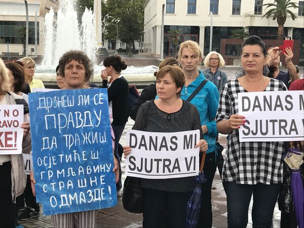 Протест отпуштених војника у Подгорици Протест отпуштених војника у Подгорици - Sputnik Србија