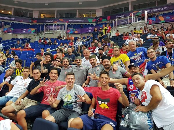 Навијачи Србије у Истанбулу. - Sputnik Србија