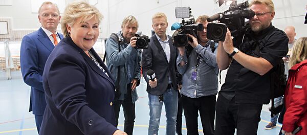 Ерна Солберг на бирачком месту - Sputnik Србија