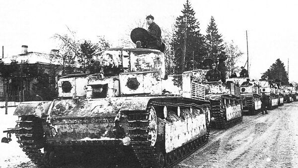 Колона тенкова Т-28. - Sputnik Србија