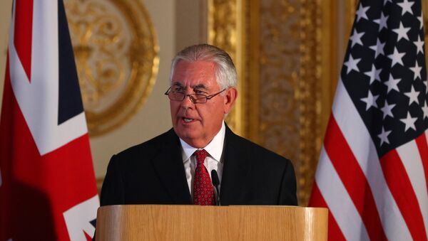 Američki državni sekretar Reks Tilerson govori na konferenciji za medije u Londonu - Sputnik Srbija