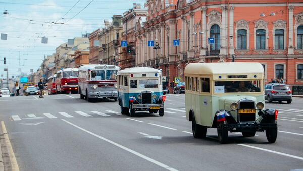 Parada autobusa u Sankt Peterburgu. - Sputnik Srbija