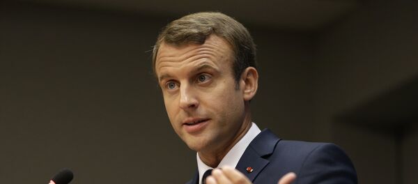 Председник Француске Емануел Макрон говори на конференцији за медије у Уједињеним нацијама у Њујорку - Sputnik Србија