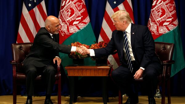 Амерички председник Доналд Трамп и председник Авганистана Ашраф Гани - Sputnik Србија