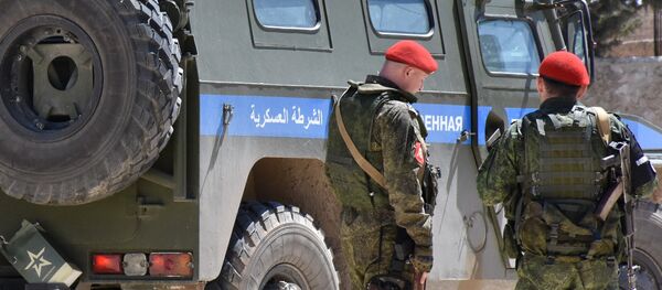 Припадници руске војне полиције у сиријском граду Манбиџ - Sputnik Србија