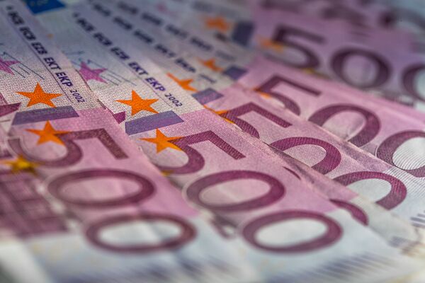 Великодушна понуда ЕУ Србији - милијарде којих нема ал' да се манемо Кине Великодушна понуда ЕУ Србији - милијарде којих нема ал' да се манемо Кине - Sputnik Србија