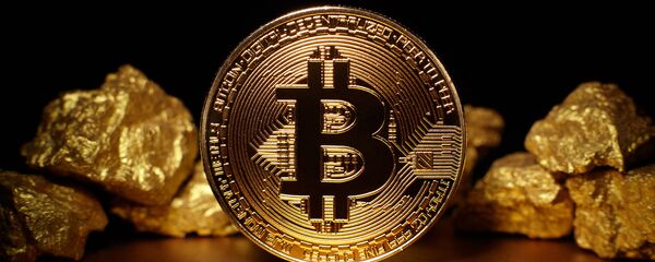 Биткојн и злато Биткојн и злато - Sputnik Србија