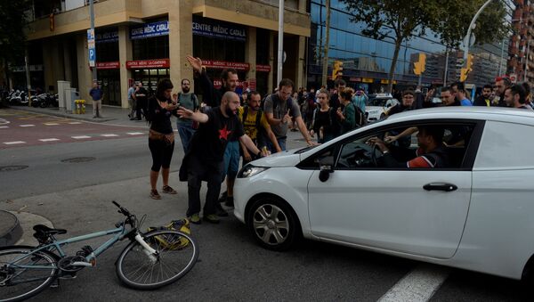 Katalonci blokiraju ulicu Gran Vija u Barseloni u okviru generalnog štrajka - Sputnik Srbija