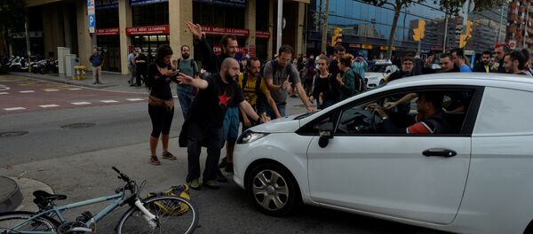 Katalonci blokiraju ulicu Gran Vija u Barseloni u okviru generalnog štrajka Katalonci blokiraju ulicu Gran Vija u Barseloni u okviru generalnog štrajka - Sputnik Srbija