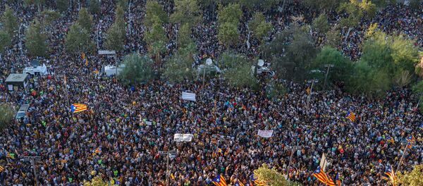 Протести у Барселони 03.10.2017. против полицијске самовоље - Sputnik Србија