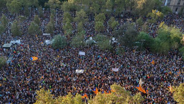 Протести у Барселони 03.10.2017. против полицијске самовоље - Sputnik Србија
