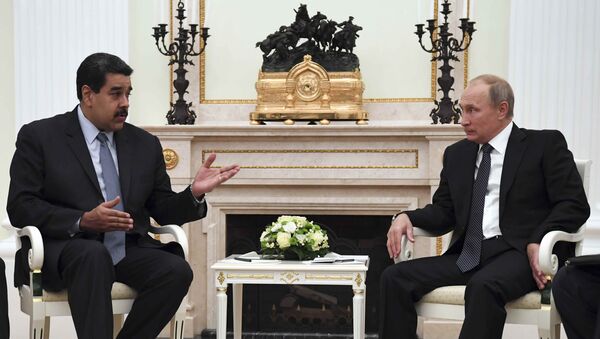 Председници Венецуеле и Русије Николас Мадуро и Владимир Путин на састанку у Кремљу - Sputnik Србија