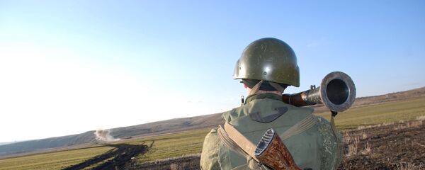 Ustanici DNR na poligonu u Donjeckoj oblasti Ustanici DNR na poligonu u Donjeckoj oblasti - Sputnik Srbija